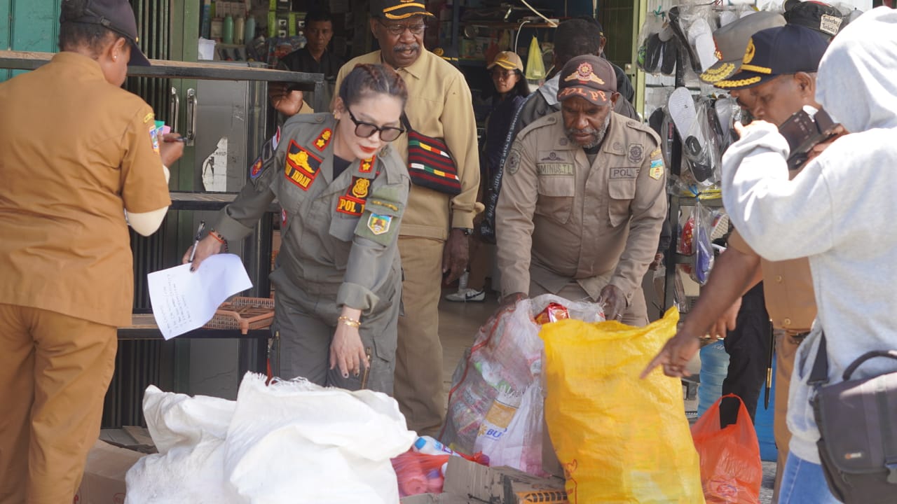 Disperindag Puncak Jaya Gelar Sidak, Temukan Barang Kadaluarsa di Pasaran