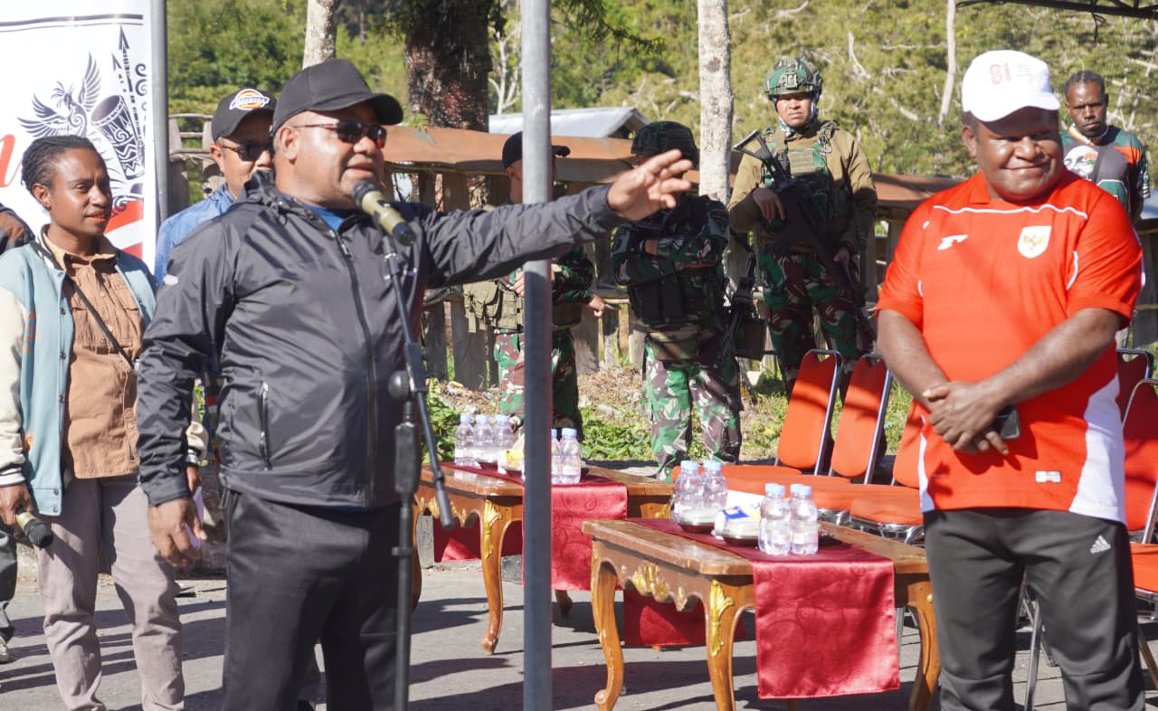 Semarak HUT ke-81 RI, Bupati Yuni Wonda Lepas Lomba Maraton dan Dorong Atlet Muda Puncak Jaya Berprestasi