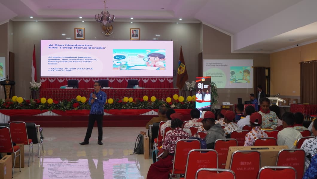 Dana Otsus 2026 Perkuat Literasi Digital, Kadis Kominfo Puncak Jaya Bekali Siswa dan Guru Hadapi Era Teknologi