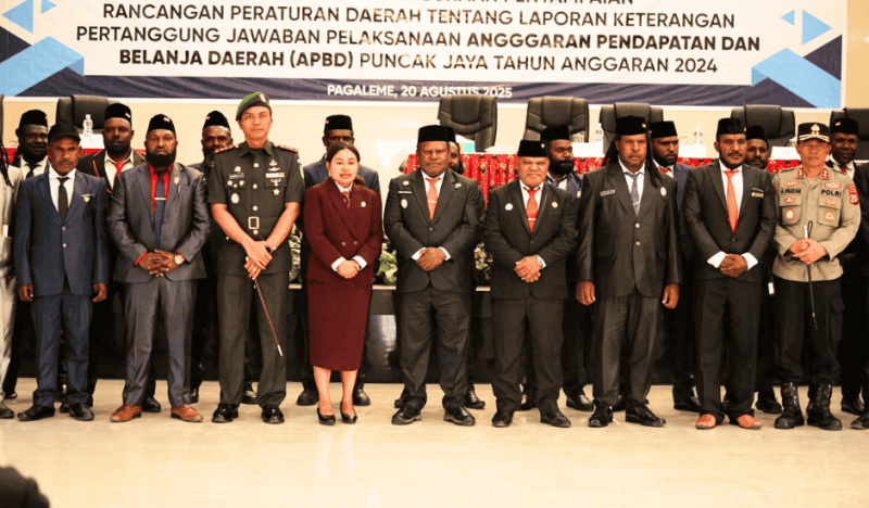 DPRK Puncak Jaya Gelar Rapat Paripurna: Bupati Serahkan LKPJ APBD 2024, Tegaskan Komitmen Akuntabilitas