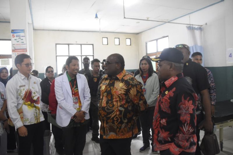 Gubernur Papua Tengah Tinjau Pasar dan RSUD Mulia, Dengarkan Aspirasi Warga