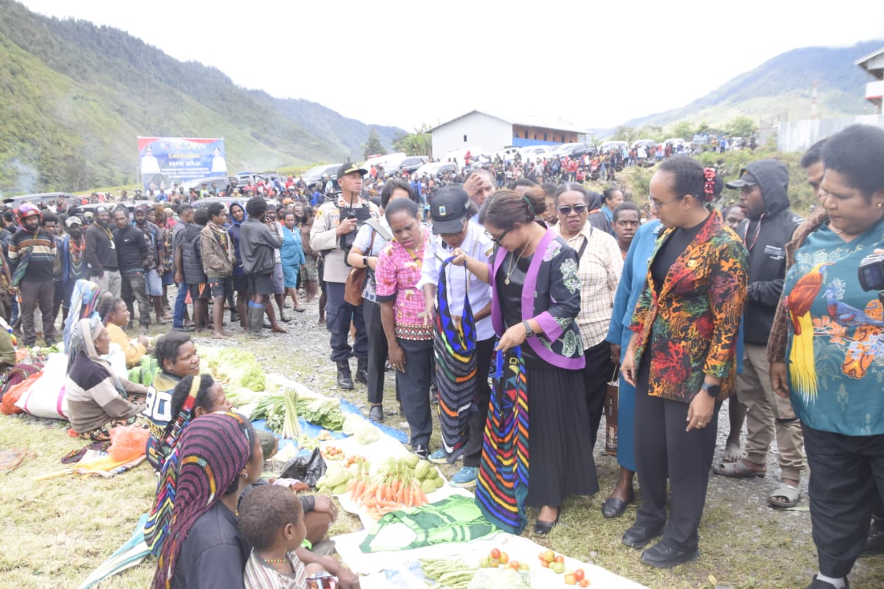 Gubernur Papua Tengah Tinjau Pasar dan RSUD Mulia: Komitmen Tingkatkan Layanan Publik