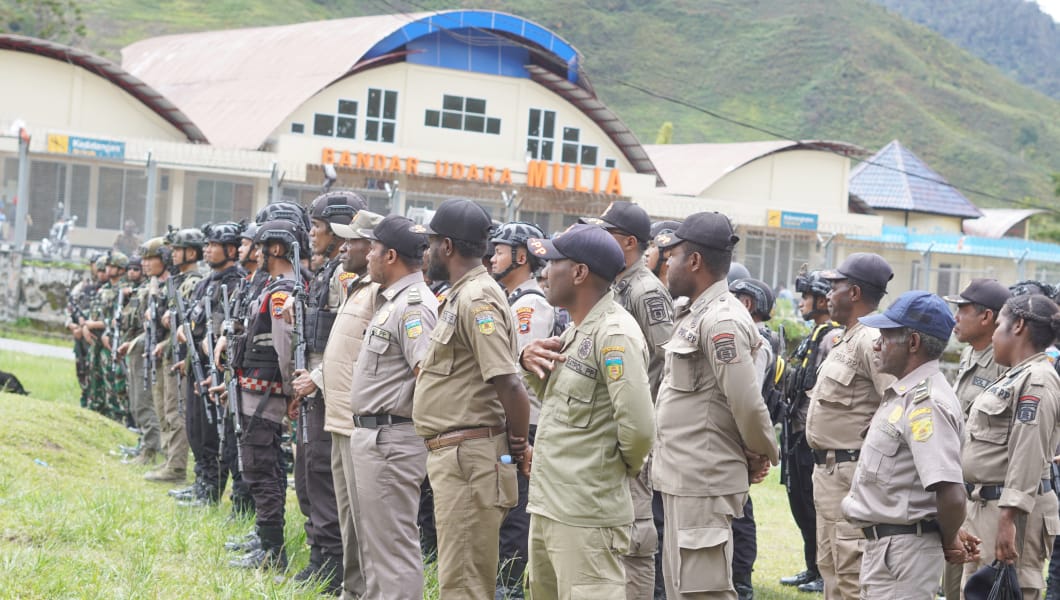 NATAL PENUH SUKACITA, TAHUN BARU DAMAI: PEMERINTAH PUNCAK JAYA BERSAMA TNI-POLRI PASTIKAN KEAMANAN
