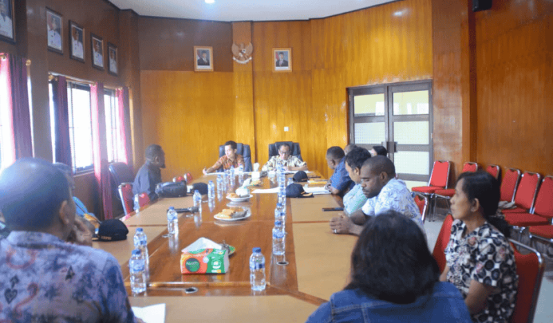 Pemda Puncak Jaya Gelar Rapat Evaluasi dan Penataaan Kelembagaan Perangkat Daerah Tahun 2025