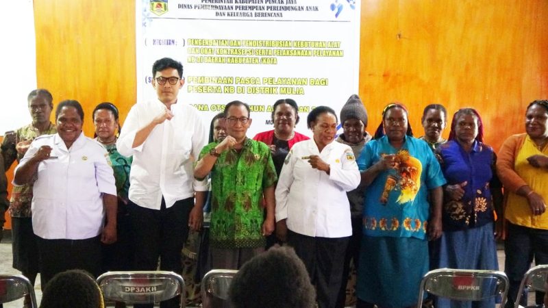 PEMKAB PUNCAK JAYA GELAR PEMBINAAN PASCA PELAYANAN KB DI DISTRIK MULIA, DORONG KESADARAN MASYARAKAT DALAM PERENCANAAN KELUARGA SEHAT DAN SEJAHTERA