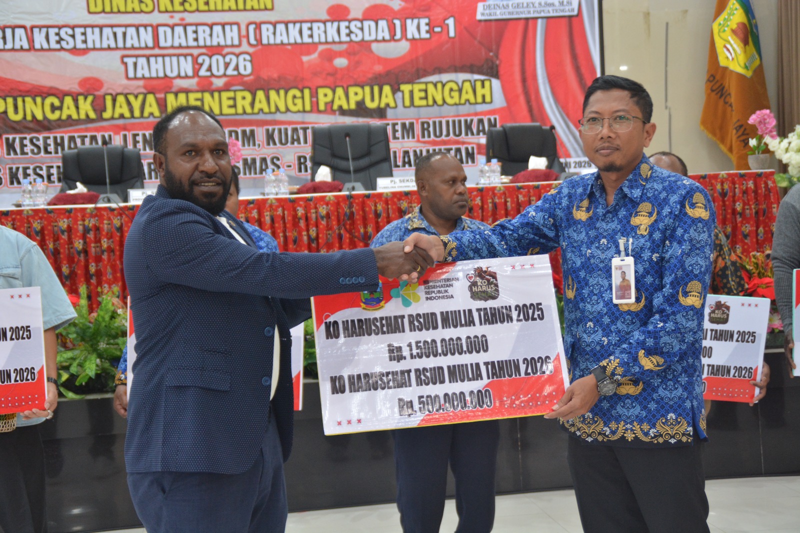 Puncak Jaya Terima Bantuan Rp1,5 Miliar dari Pemerintah Provinsi Papua Tengah untuk Penguatan Layanan Kesehatan