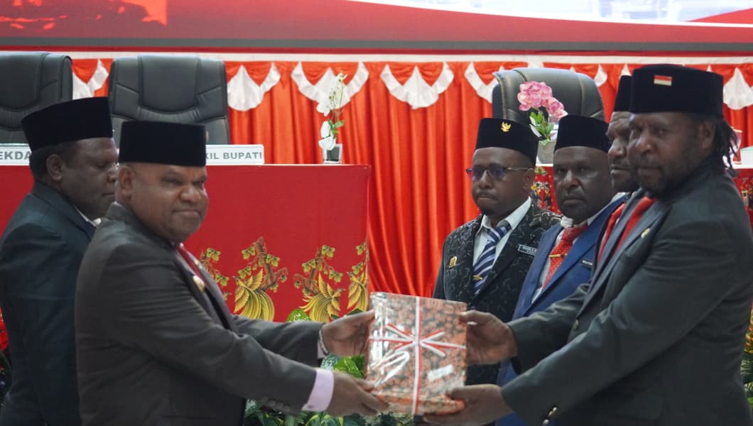 Raperda Perubahan APBD 2026 Diserahkan, Pemkab dan DPRK Puncak Jaya Perkuat Sinergi Pembangunan