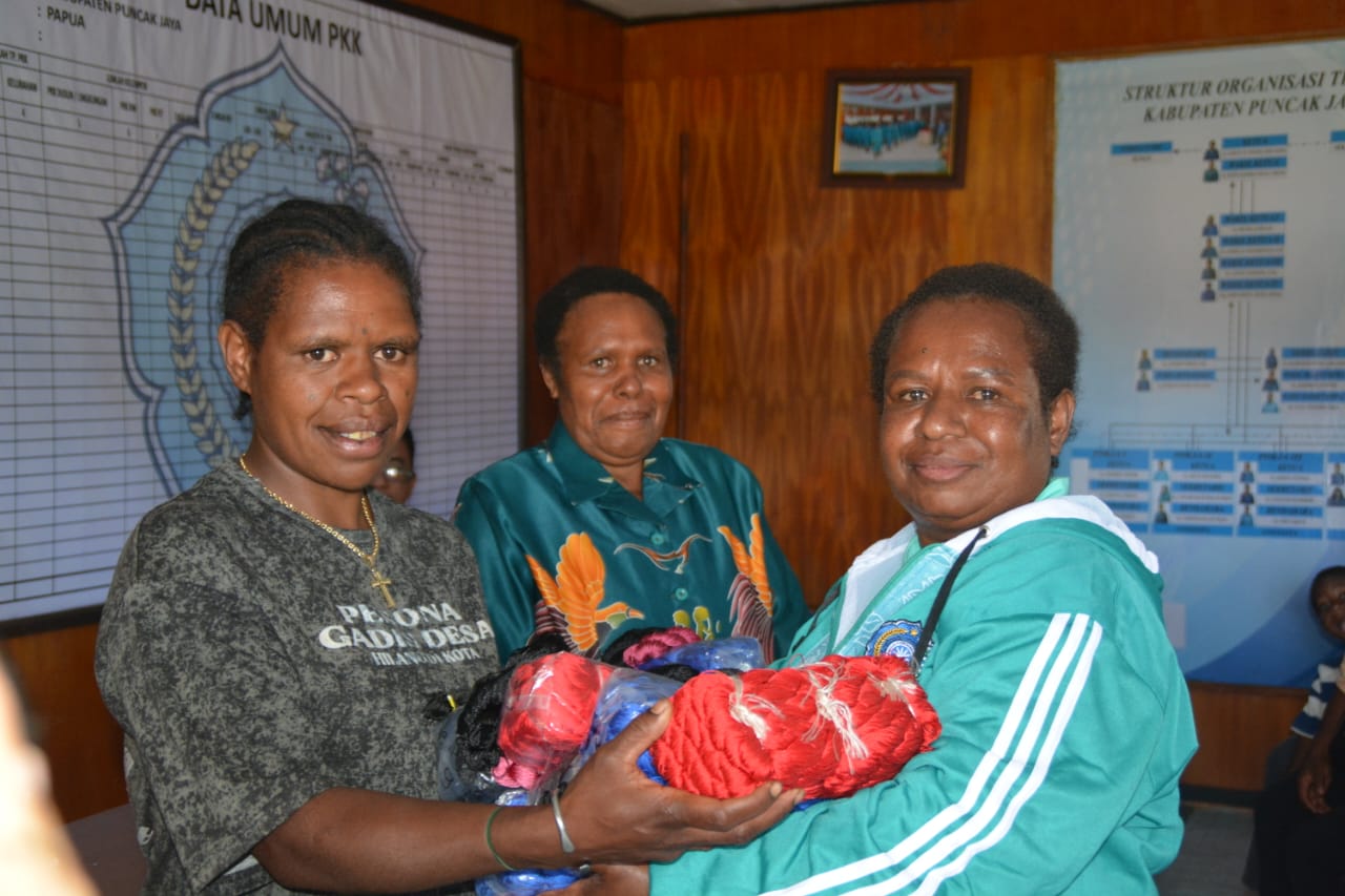 TP-PKK PUNCAK JAYA DAN PROVINSI PAPUA TENGAH BERSINERGI TINGKATKAN KESEJAHTERAAN KELUARGA