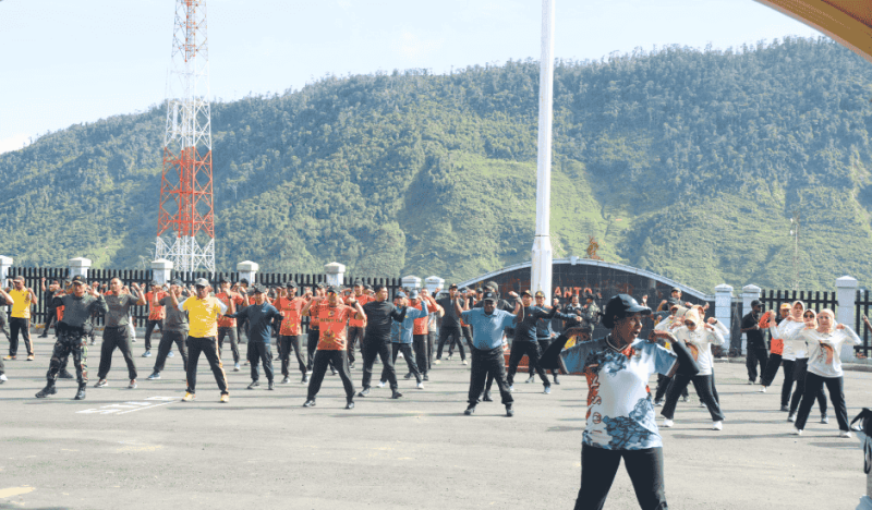 Wakil Bupati Mus Kogoya Pimpin Senam Jantung Sehat, Wujud Komitmen Pemkab Puncak Jaya
